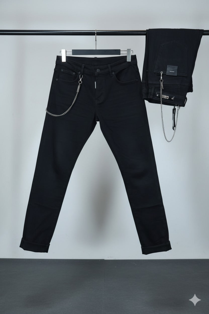 Jean Negro Slim Fit con Cadena Metálica
