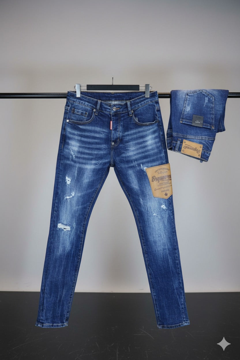 Jean Azul Medio con Desgaste y Detalle Clásico