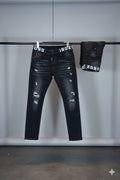 Jean Negro con Cintura Estampada y Desgastes Modernos