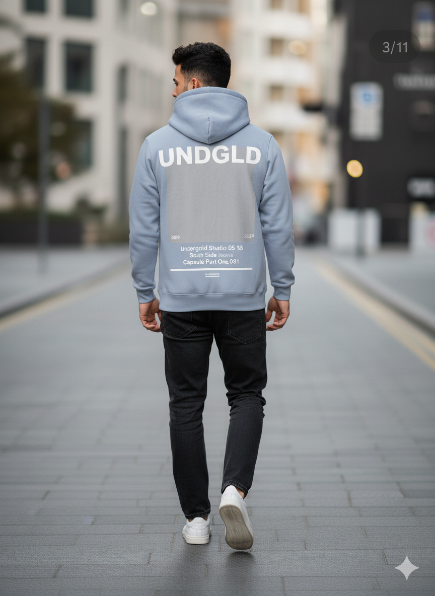 Buzo Oversize Azul Acero con Diseño Urbano Minimalista