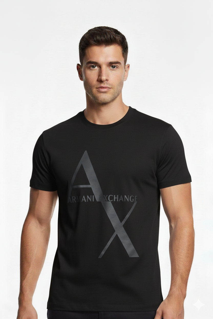 Camiseta Negra con diseño gráfico frontal