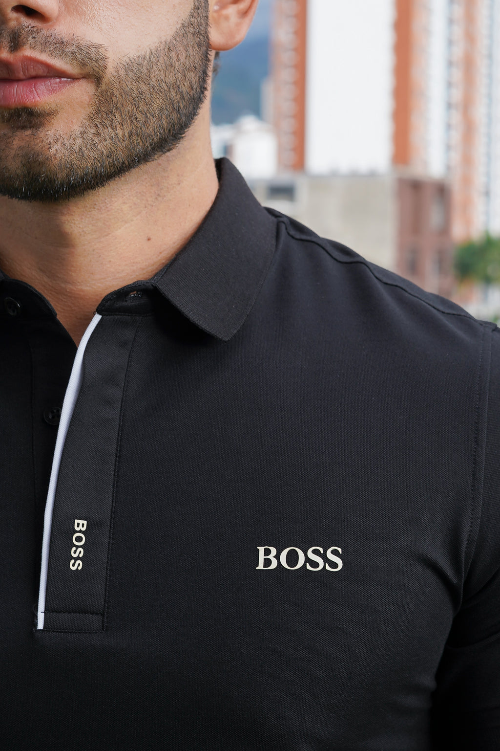 Polo slim fit negra de estilo premium