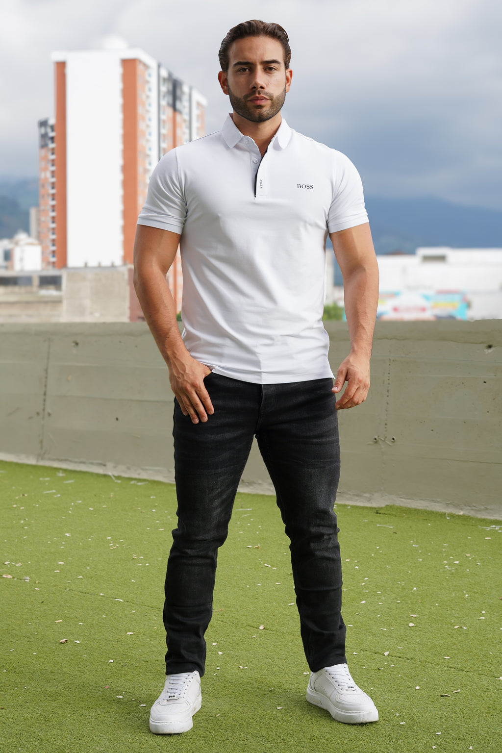 Polo slim fit blanca de estilo premium
