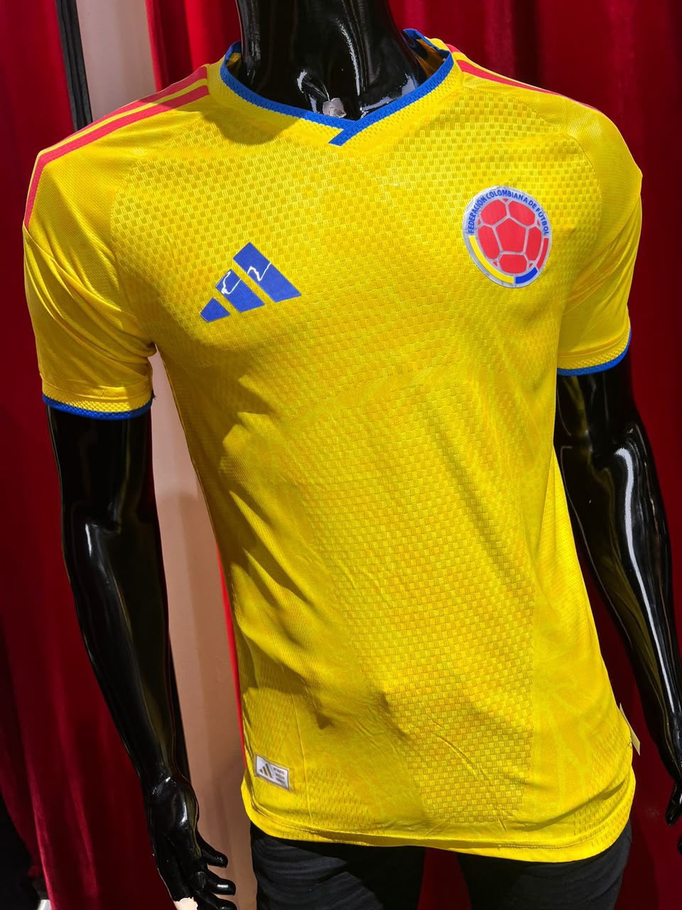 Regalo: Camiseta Selección Colombia