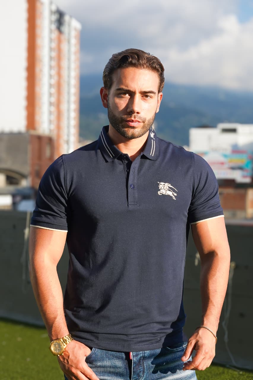 POLO AZUL OSCURO CON CABALLO