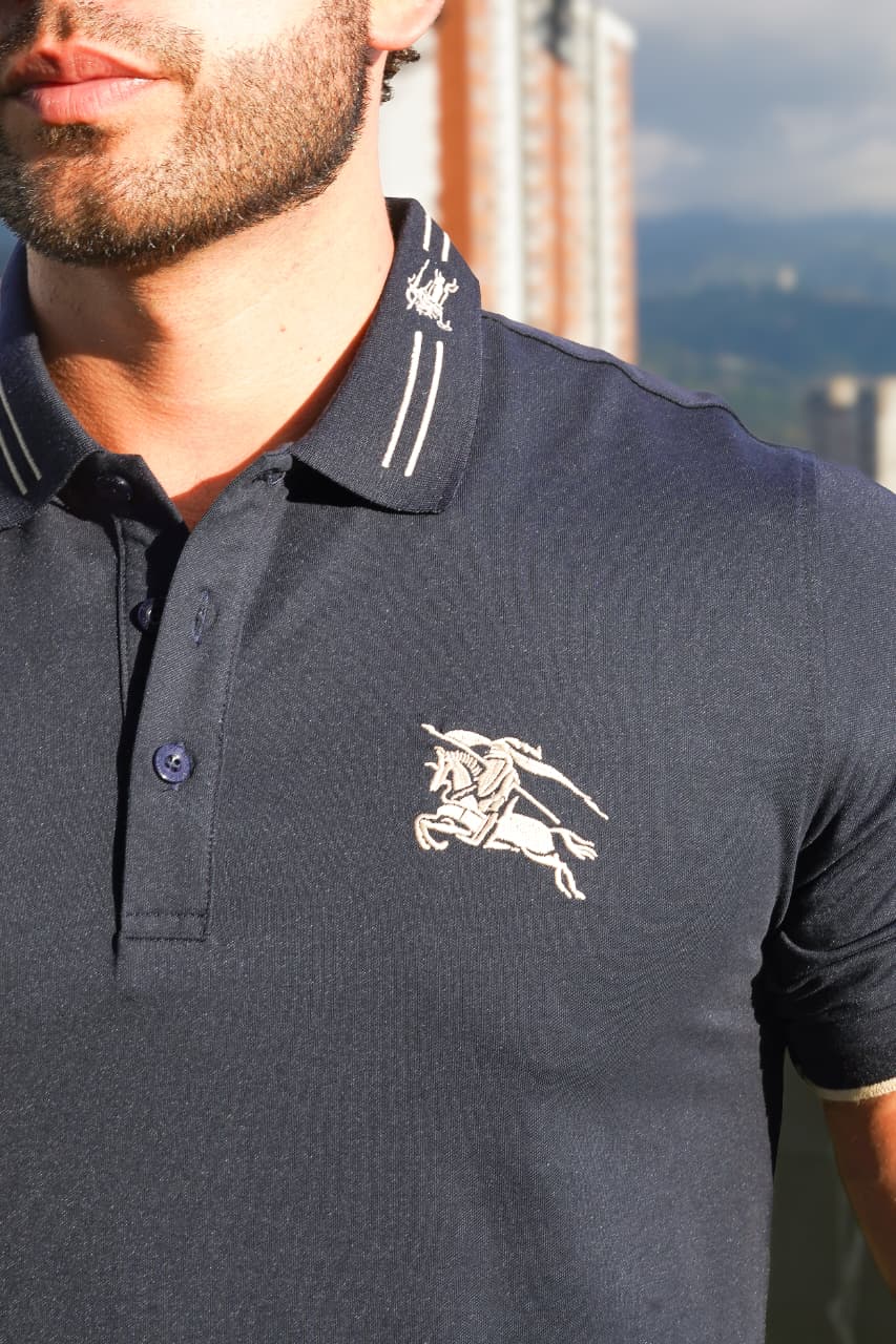 POLO AZUL OSCURO CON CABALLO