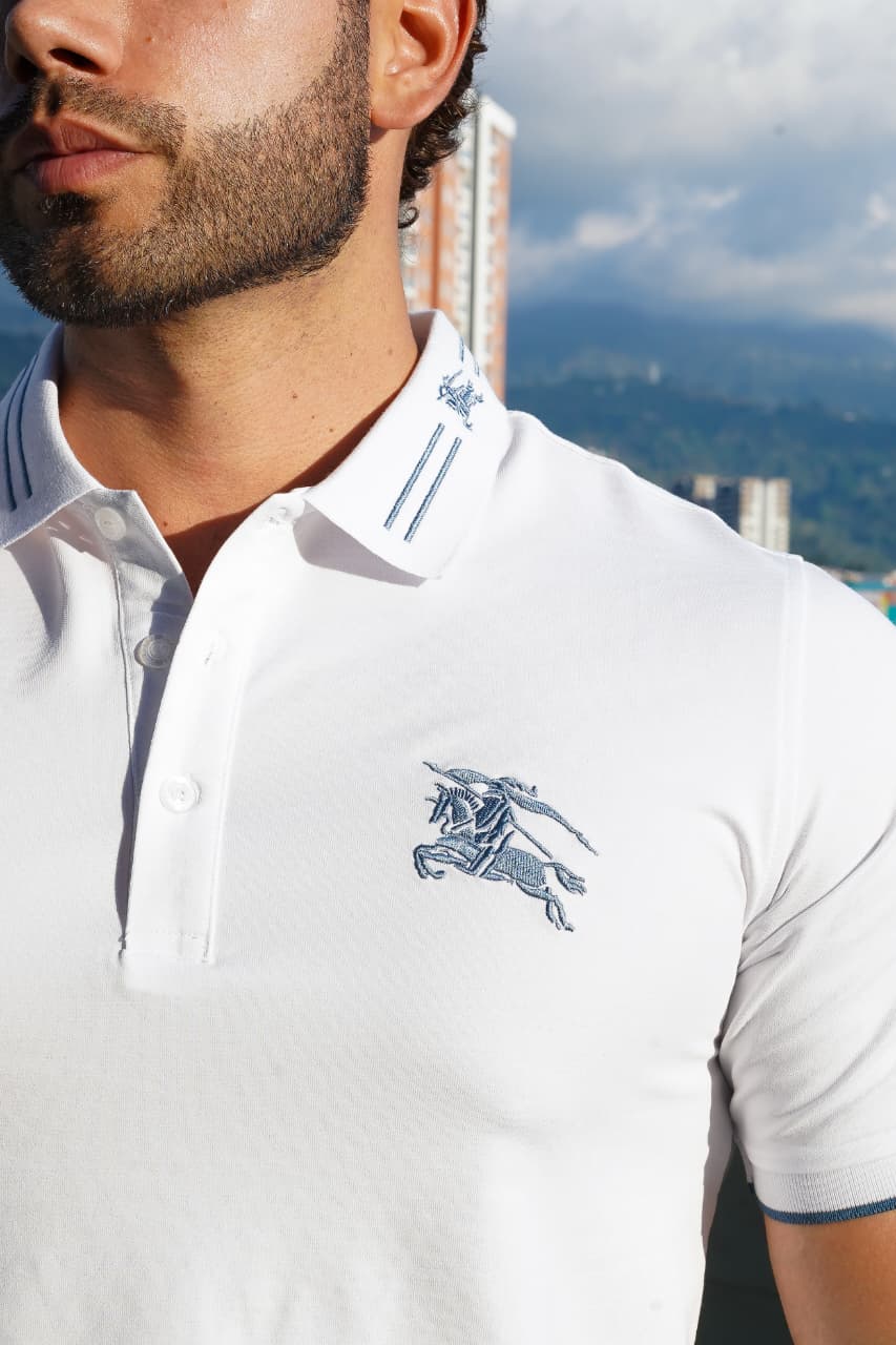 POLO BLANCO CON CABALLO BURBERRY BORDADO