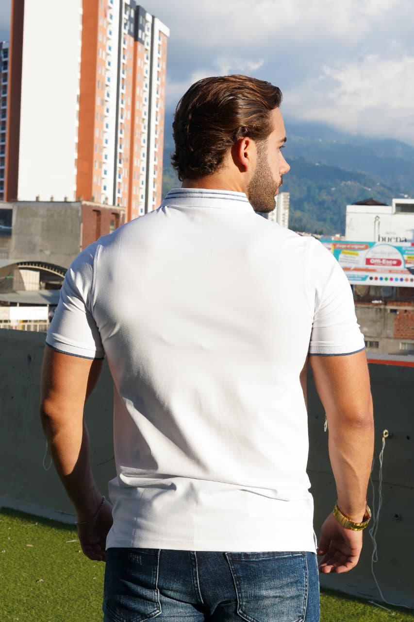 POLO BLANCO CON CABALLO BURBERRY BORDADO