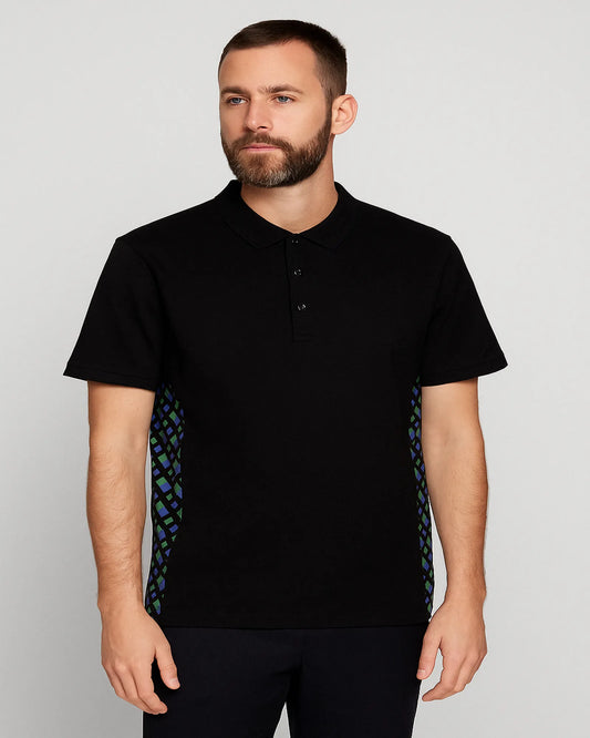 POLO NEGRO CON DETALLE LATERAL DE CUADROS ABSTRACTOS