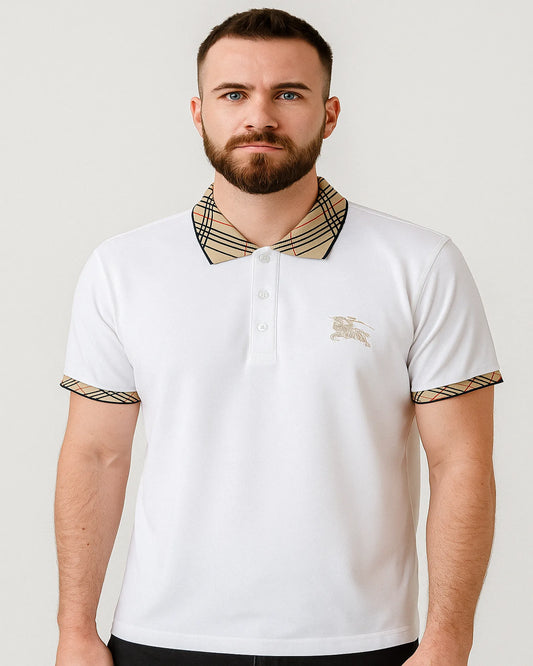 POLO BLANCO CABALLO BURBERRY CON DETALLE DE CUADROS BEIGE