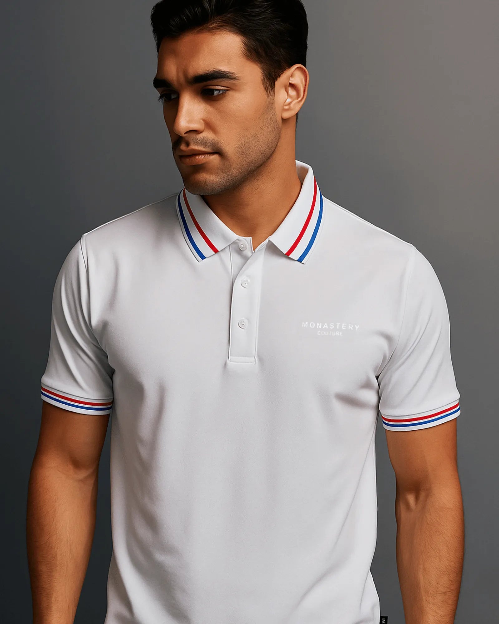 POLO BLANCO MONASTERY CON DETALLE TRICOLOR