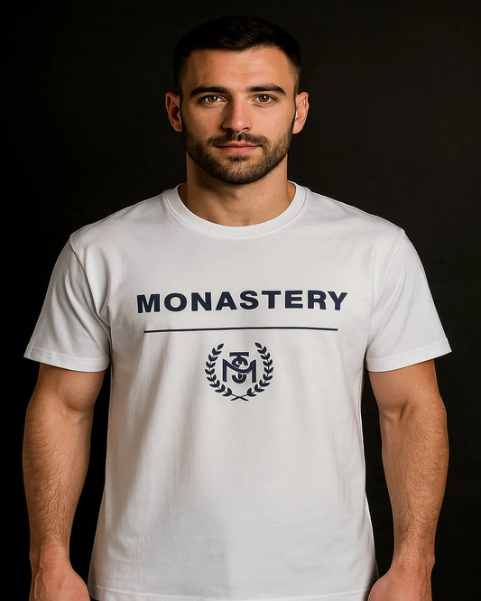 CAMISETA MONASTERY BLANCA ESCUDO NEGRO CENTRAL